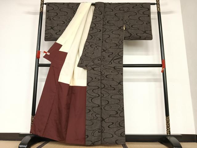 平和屋着物●錦麗手織紬 100亀甲 よろけ縞 黒地 証紙付き 正絹 逸品 AAAT0612zg