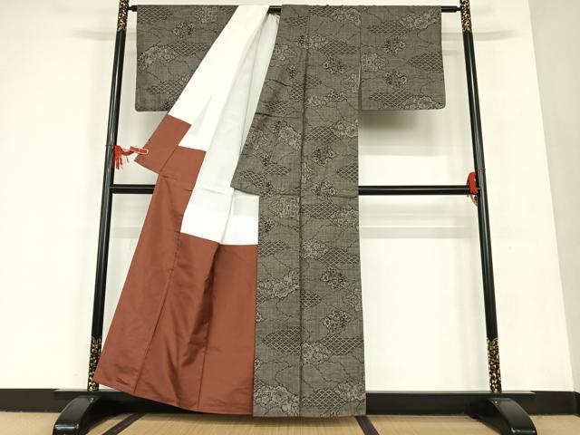 平和屋着物●本場大島紬　9マルキ　雲重ね草花文　正絹　逸品　AAAT0616zg