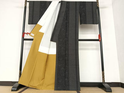 平和屋着物●結城紬 80亀甲 舞蝶間道 黒地 やまと誂製 正絹 逸品 AAAT0648zg