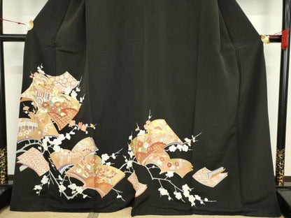 平和屋着物●創業460年・千總　黒留袖　駒刺繍　冊子花文　金彩　正絹　逸品　AAAT2234ck