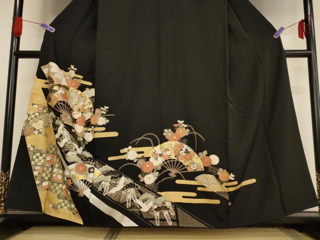 平和屋着物□豪華黒留袖 駒刺繍 扇面御所車花鳥文 金彩 正絹 逸品
