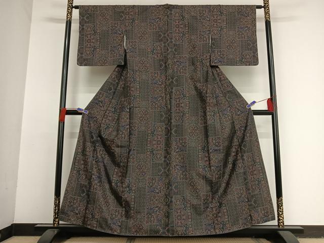 平和屋着物●本場大島紬　９マルキ　正倉院更紗花文　正絹　逸品　未使用　AAAU0039np