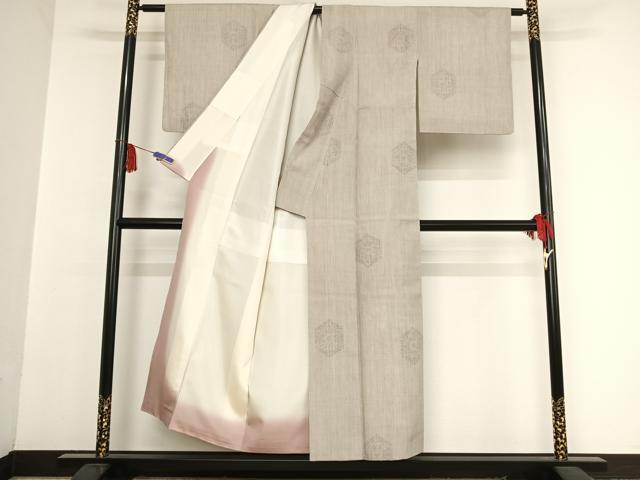 平和屋着物●本場結城紬 重要無形文化財 飛び亀甲 亀甲絣 奥順謹製 証紙付き 正絹 逸品 AAAU0055np