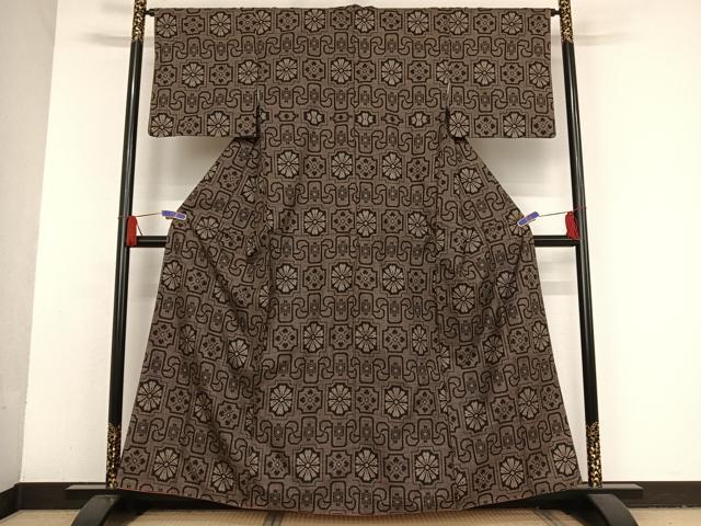 平和屋着物●本場大島紬 ７マルキ 幾何学花文 正絹 逸品 AAAU0091np
