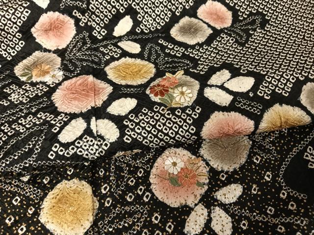 平和屋着物●訪問着 総絞り 刺繍 流水草花文 黒地 金彩 金銀糸 正絹 逸品 AAAU0134np