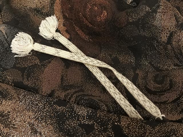 平和屋着物●羽織　薔薇　黒地　金通し地　正絹　逸品　AAAU0213np
