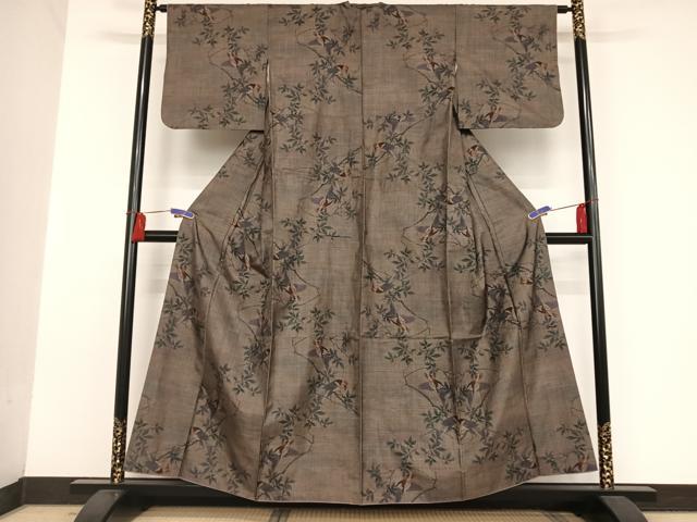 平和屋着物●本場大島紬 ９マルキ 枝花鳥文 正絹 逸品 AAAU0277np