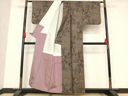 平和屋着物●本場大島紬 ９マルキ 枝花鳥文 正絹 逸品 AAAU0277np