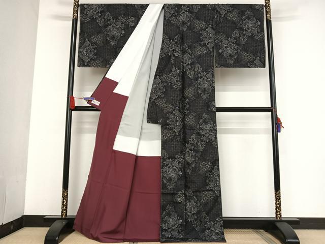 平和屋着物●本場大島紬　９マルキ　更紗花蝶文　やまと誂製　正絹　逸品　未使用　AAAU0343np