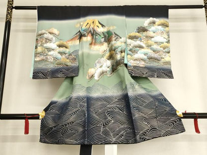 平和屋着物[]お宮参り　男の子　祝着　産着　初着　のしめ　風景松文　暈し染め　金銀彩　金通し地　逸品　AAAU5305ja
