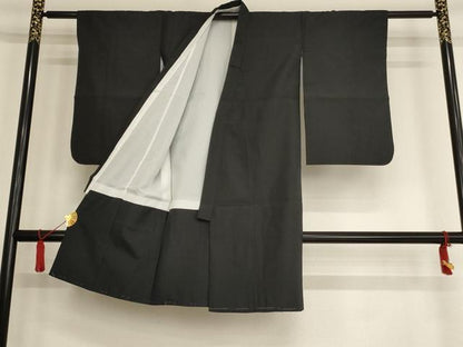 平和屋着物[]七五三　男の子　祝着・羽織・長襦袢・袴セット　5歳　鷹風景文　黒地　金彩　AAAU5371ja