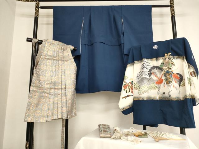 平和屋着物[]七五三　男の子　5歳　祝着・羽織・行灯袴・小物セット　騎馬風景文　金彩　AAAU5376ja