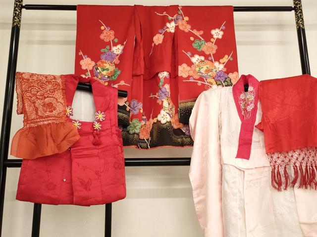 平和屋着物[]七五三　女の子　３歳　祝着　三つ身　長襦袢・被布・小物セット　駒刺繍　鈴花文　暈し染め　金彩　AAAU5433ja