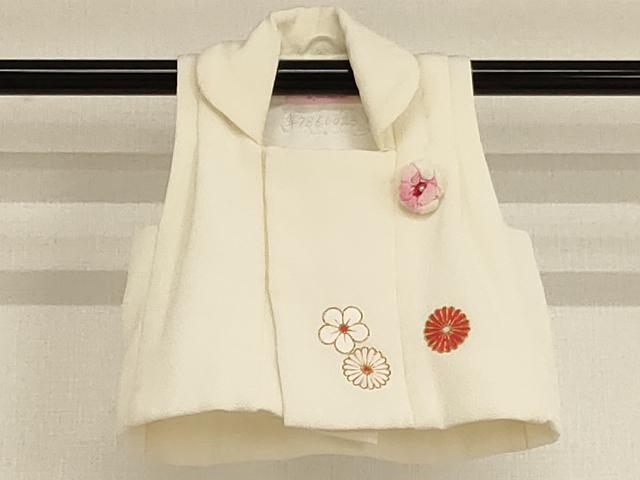 平和屋着物[]七五三　女の子　３歳　祝着　三つ身　被布セット　花手毬文　乙葉　金彩　洗える着物　AAAU5553ja
