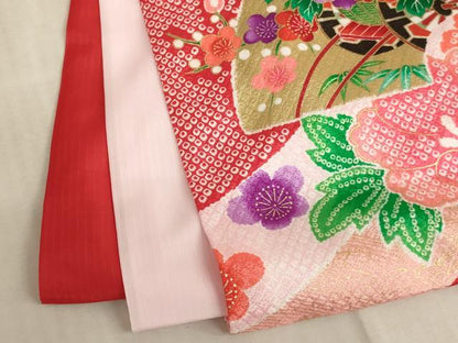 平和屋着物[]お宮参り　女の子　祝着　産着　初着　のしめ　御所車花文　金彩　洗える着物　AAAU5573ja