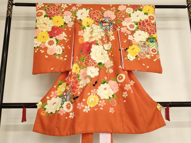 平和屋着物[]お宮参り　女の子　祝着　産着　初着　のしめ　貝桶花文　金彩　洗える着物　AAAU5599ja