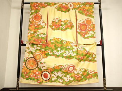 平和屋着物∵女の子 十三参り 子供 祝着 駒刺繍 菊丸文 暈し染め 金彩 正絹 逸品 AAAU5687ja