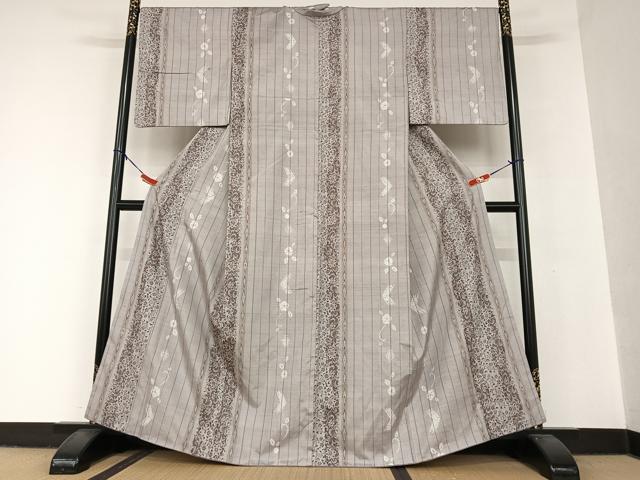平和屋着物○伝統工芸士 七代目 吉澤与市 紬 絞り 花唐草