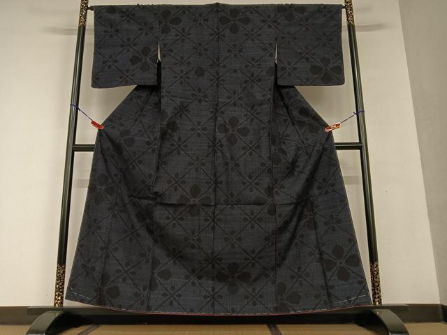 平和屋着物●本場結城紬 重要無形文化財 80亀甲 舞花文 正絹 逸品 未使用 AAAU8254zg