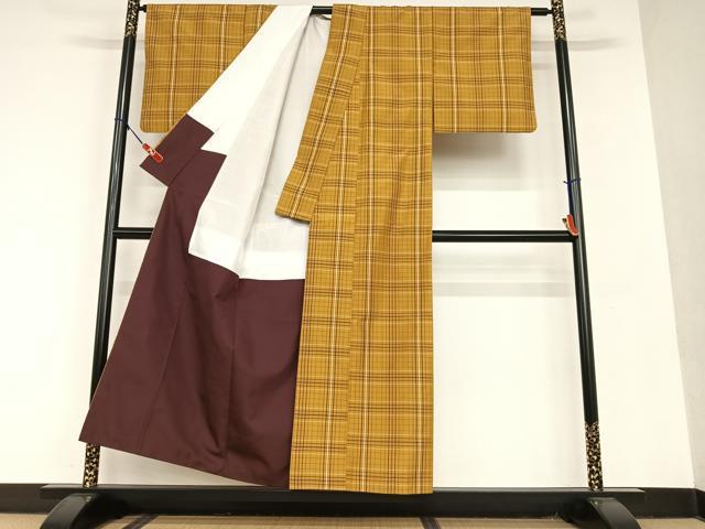 平和屋着物●本場黄八丈 平織 紬 格子 正絹 逸品 AAAU8267zg