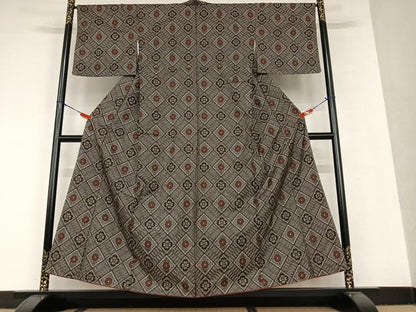 平和屋着物●本場大島紬 龍郷絣 花菱文 正絹 逸品 AAAU8400zg