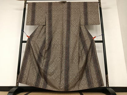 平和屋着物●本場大島紬　泥染め　9マルキ　草花間道　正絹　逸品　AAAU8435zg
