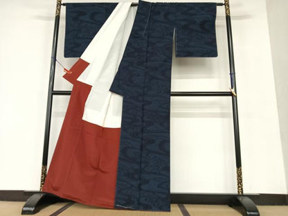 平和屋着物●結城紬　流水草花文　証紙付き　正絹　逸品　AAAU8448zg