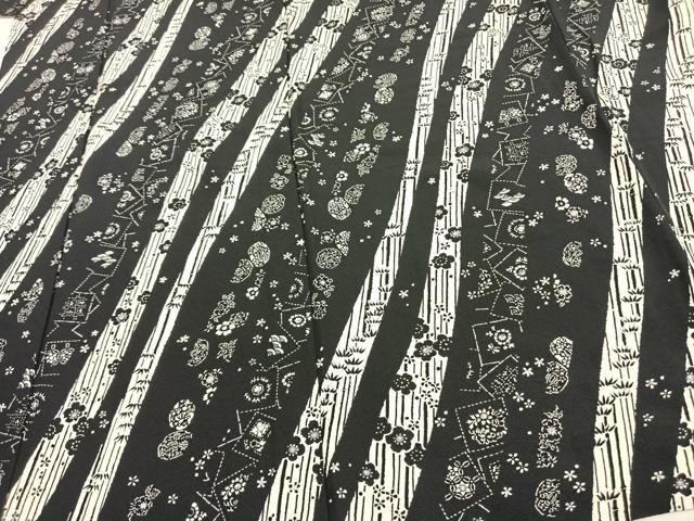 平和屋着物▽上質な小紋　単衣　草花文　黒地　正絹　逸品　AAAU8656fy