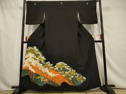 平和屋着物■豪華黒留袖 駒刺繍 渡橋草花文 金彩 正絹 逸品 AAAV2035jd