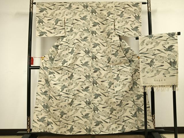 平和屋着物▽上質な紬 単衣 型染め 草木染 花鳥文 反端付き 正絹 逸品 AAAV2734fy