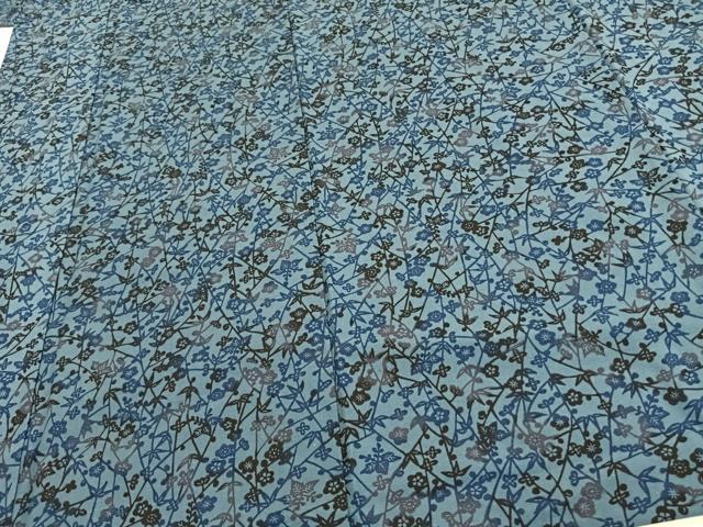 平和屋着物▽上質な小紋 単衣 紬地 型染め 草花文 藍 正絹 逸品 AAAV2857fy