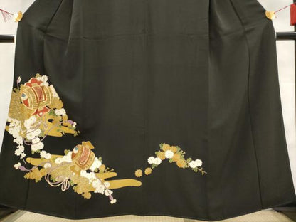 平和屋着物■豪華黒留袖　駒刺繍　吉祥花文　小槌　正絹　逸品　AAAV2956st