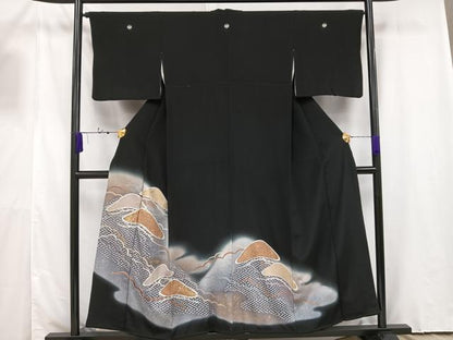平和屋着物■豪華黒留袖　駒刺繍　流水松文　暈し染め　金彩　正絹　逸品　AAAV5094mf