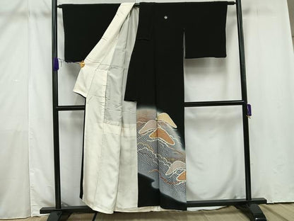 平和屋着物■豪華黒留袖　駒刺繍　流水松文　暈し染め　金彩　正絹　逸品　AAAV5094mf