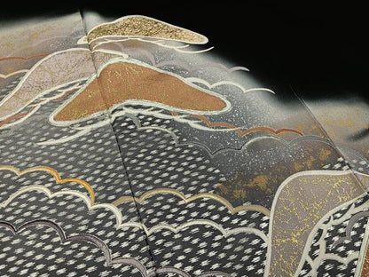 平和屋着物■豪華黒留袖　駒刺繍　流水松文　暈し染め　金彩　正絹　逸品　AAAV5094mf