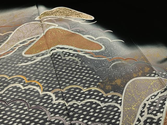 平和屋着物■豪華黒留袖　駒刺繍　流水松文　暈し染め　金彩　正絹　逸品　AAAV5094mf