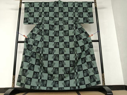 平和屋着物●上質な紬 市松舞蝶文 正絹 逸品 AAAV7199zg