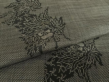 平和屋着物●本場大島紬　7マルキ　唐獅子　黒地　正絹　逸品　AAAV7209zg