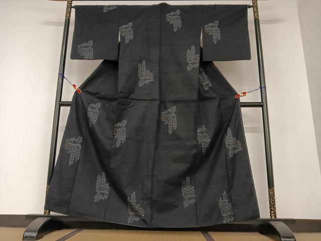 平和屋着物●結城紬 100亀甲 飛び亀甲柄 草木文 正絹 逸品 AAAV7226zg