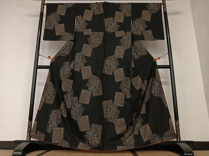 平和屋着物●本場大島紬　9マルキ　色紙重ね流水笹竹文　黒地　正絹　逸品　AAAV7370zg