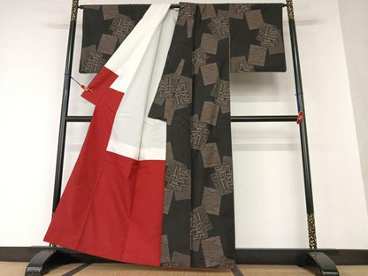 平和屋着物●本場大島紬　9マルキ　色紙重ね流水笹竹文　黒地　正絹　逸品　AAAV7370zg