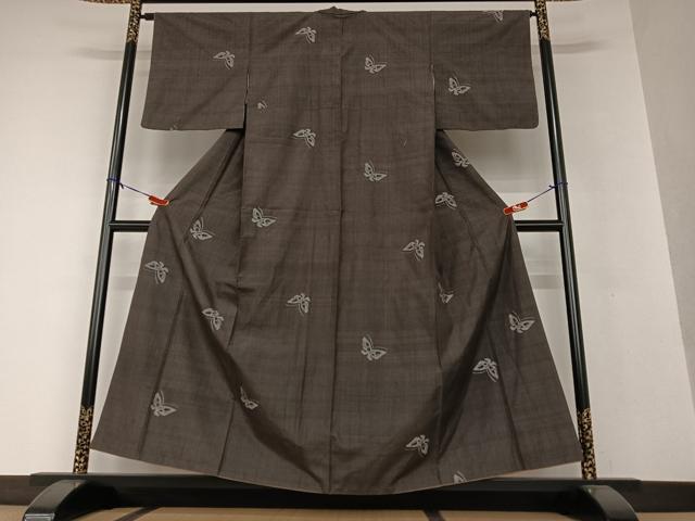 平和屋着物●上質な紬　舞蝶文　正絹　逸品　AAAV7378zg