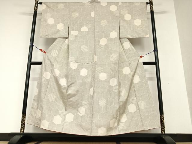 平和屋着物●本場大島紬　白大島　一元絣　亀甲文　正絹　逸品　AAAV7448zg