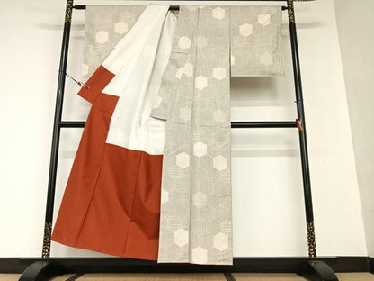 平和屋着物●本場大島紬　白大島　一元絣　亀甲文　正絹　逸品　AAAV7448zg