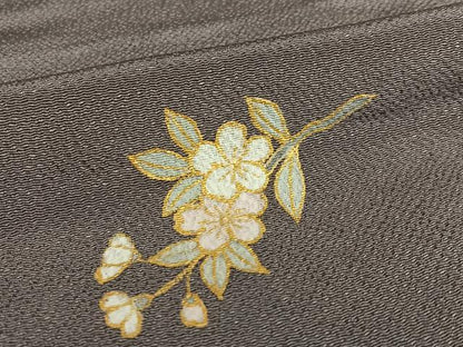 平和屋着物●訪問着　枝花文　金彩　鬼しぼ縮緬　正絹　逸品　AAAV7500zg
