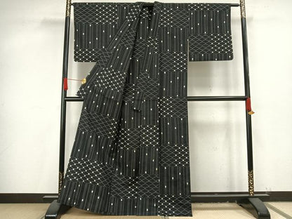 平和屋着物▽上質な紬 単衣 幾何学文様 黒地 正絹 逸品 AAAV8418fy