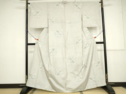 平和屋着物●極上 本場大島紬 白大島 9マルキ 総絣 花蝶文 正絹 逸品 AAAV8908ma