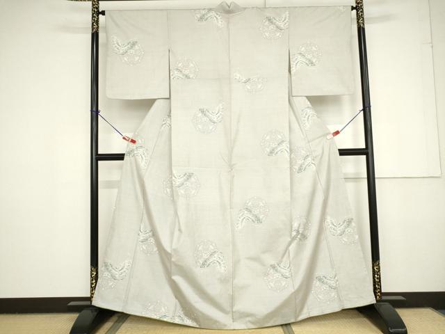 平和屋着物●極上 本場大島紬 白大島 9マルキ 総絣 花蝶文 正絹 逸品 AAAV8908ma
