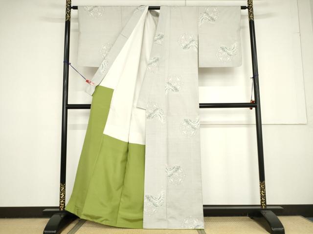 平和屋着物●極上 本場大島紬 白大島 9マルキ 総絣 花蝶文 正絹 逸品 AAAV8908ma