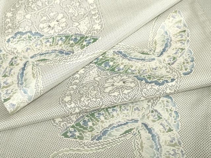 平和屋着物●極上 本場大島紬 白大島 9マルキ 総絣 花蝶文 正絹 逸品 AAAV8908ma